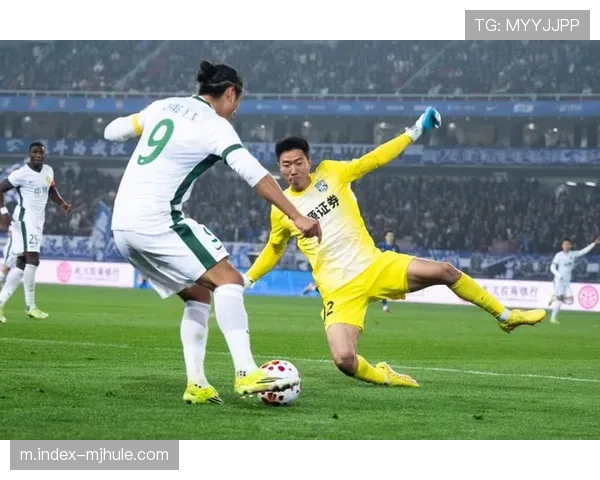 武汉三镇外援三叉戟卡迪斯绍尔贝维斯各入一球 主场四球大胜止住颓势